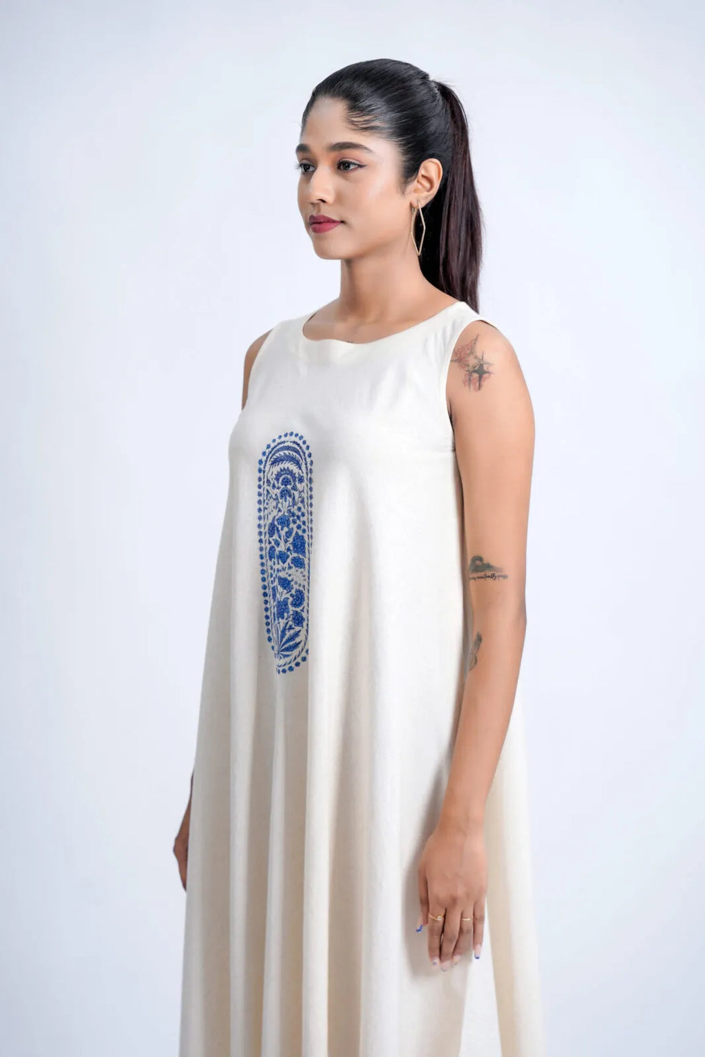 LINEN COTTON DRESS WITH INDIGO ARK MOTIF
