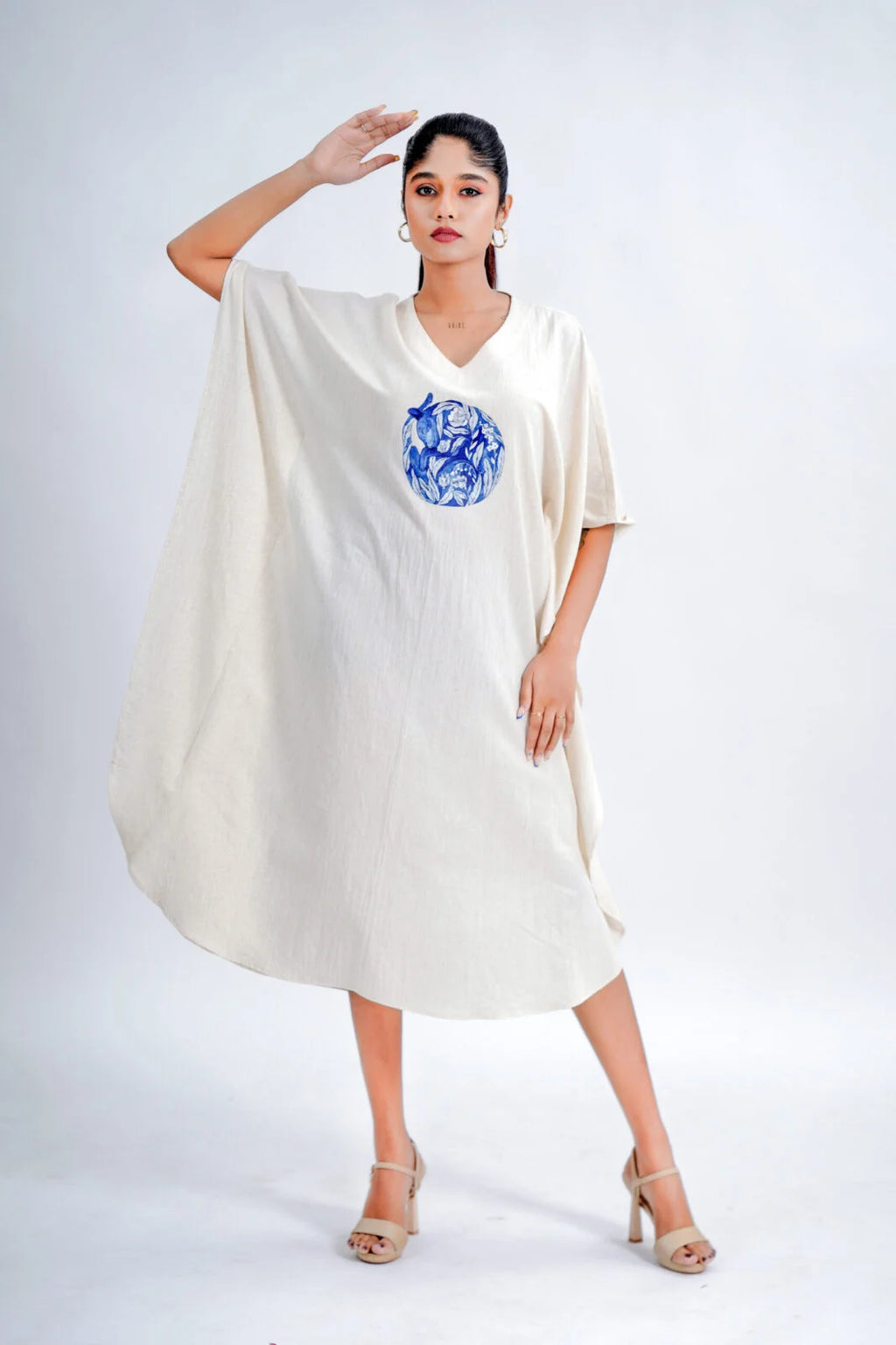 LINEN COTTON KAFTAN WITH RED MOON DEER MOTIF
