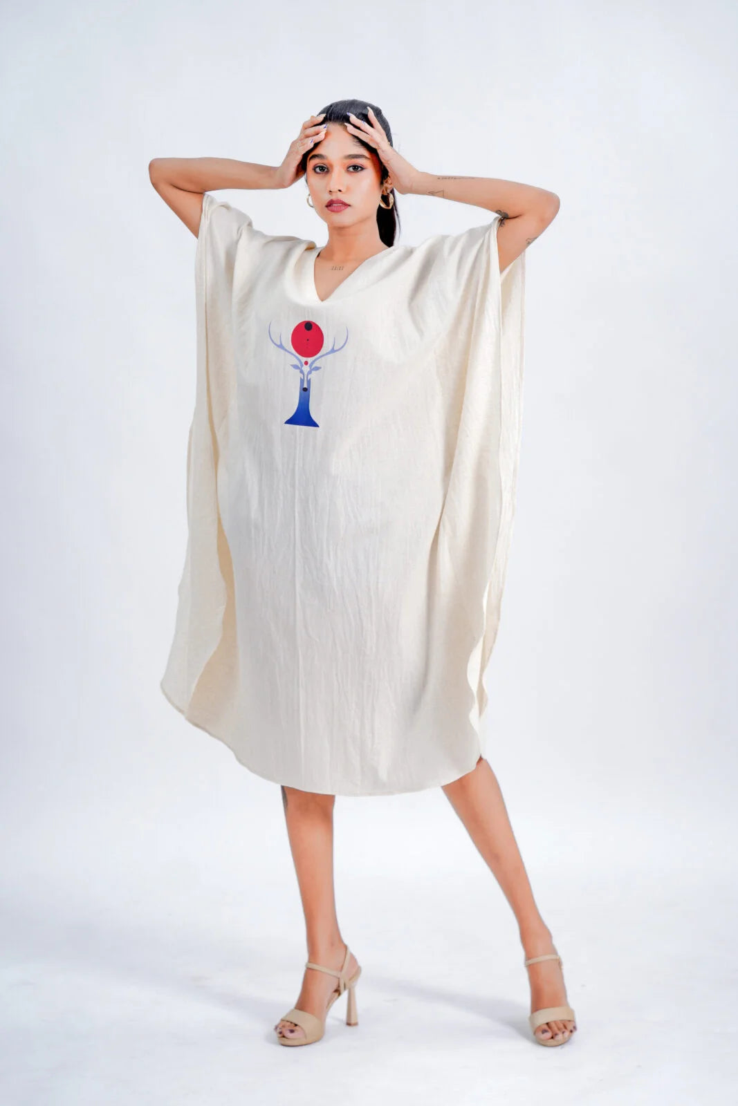 LINEN COTTON KAFTAN WITH RED MOON DEER MOTIF
