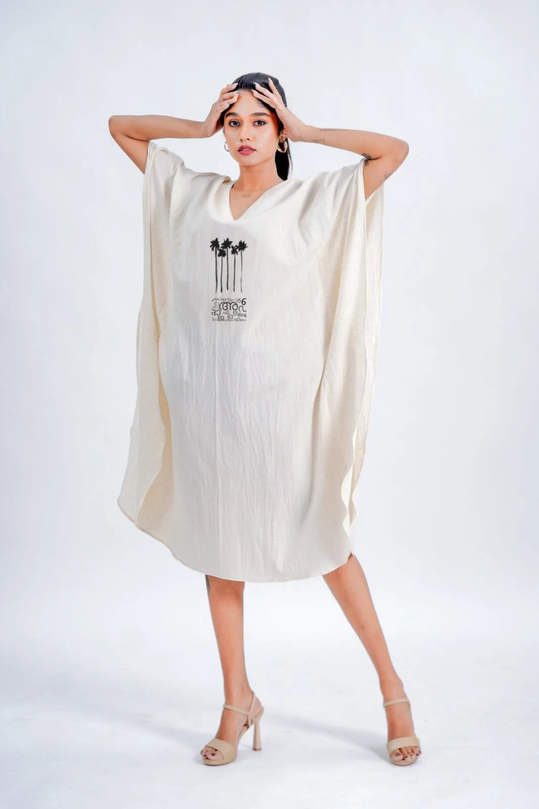 LINEN COTTON KAFTAN WITH COCONUT PALM MOTIF